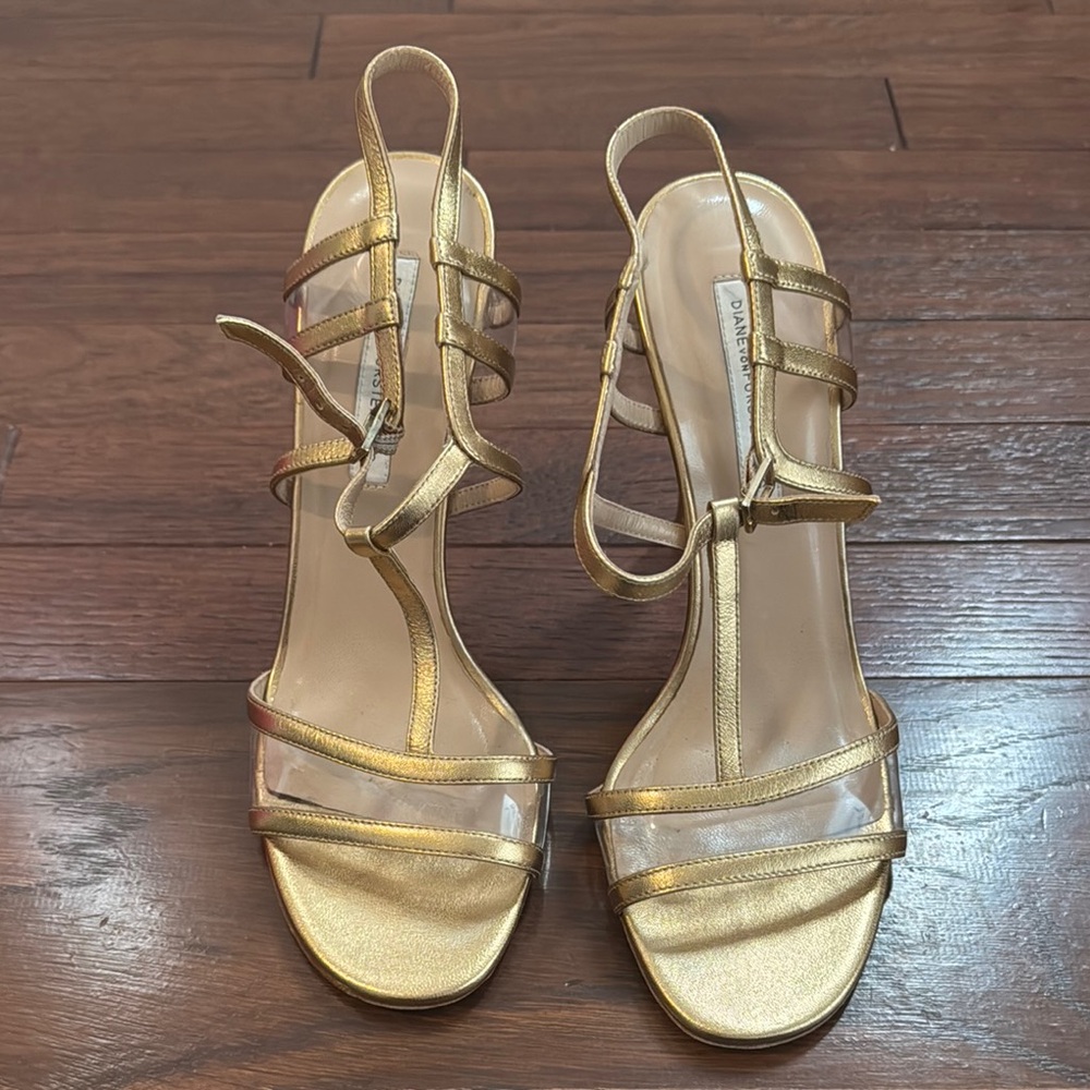 Elegant Gold Strappy Sandals